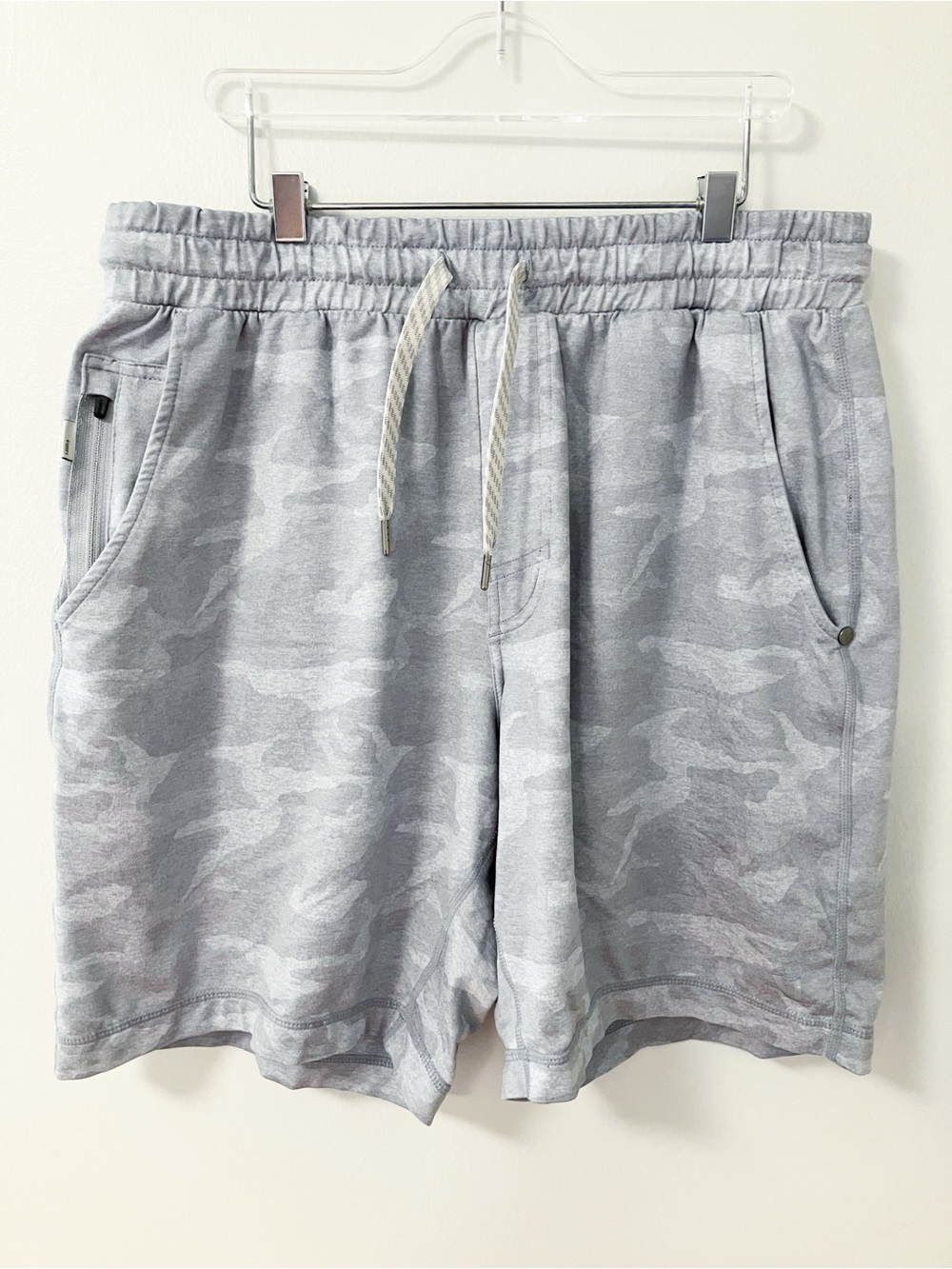 Vuori | Gray Ponto Platinum Camo Shorts M Athletic Gym Running Training Workout